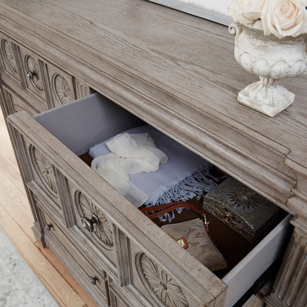 Kingsbury 10 Drawer Master Chest by Pulaski Furniture