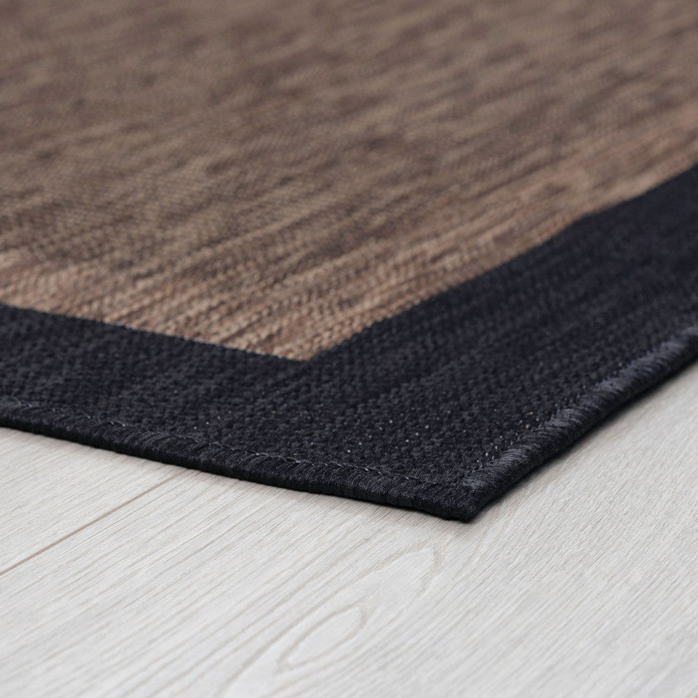 Dania Transitional Solid Border Black/Gold Round Indoor/Outdoor Area Rug, 5'