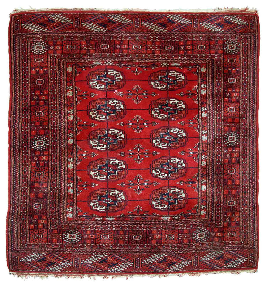 Handmade vintage Turkmen Tekke rug 3.5' x 3.6' (109cm x 112cm) 1970s