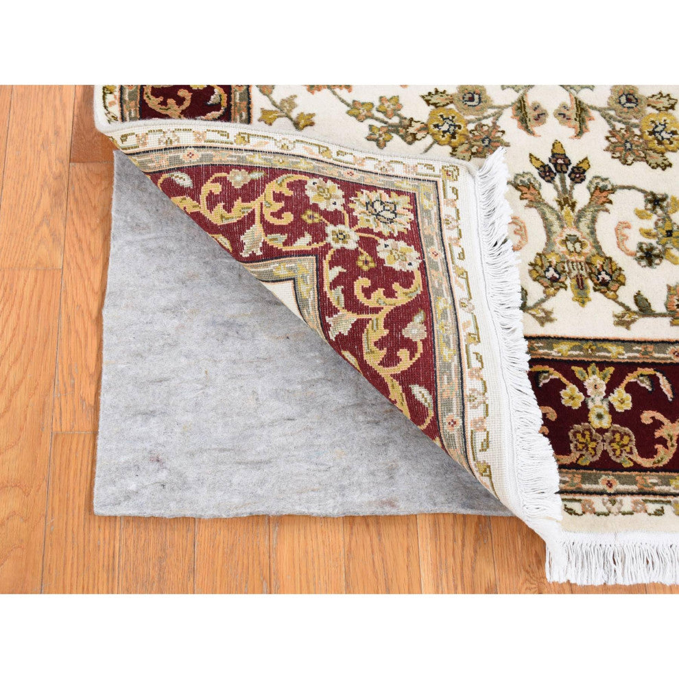 Ivory Rajasthan With Flower Design Wool and Silk Hand Knotted Rug, 4'x6'2"