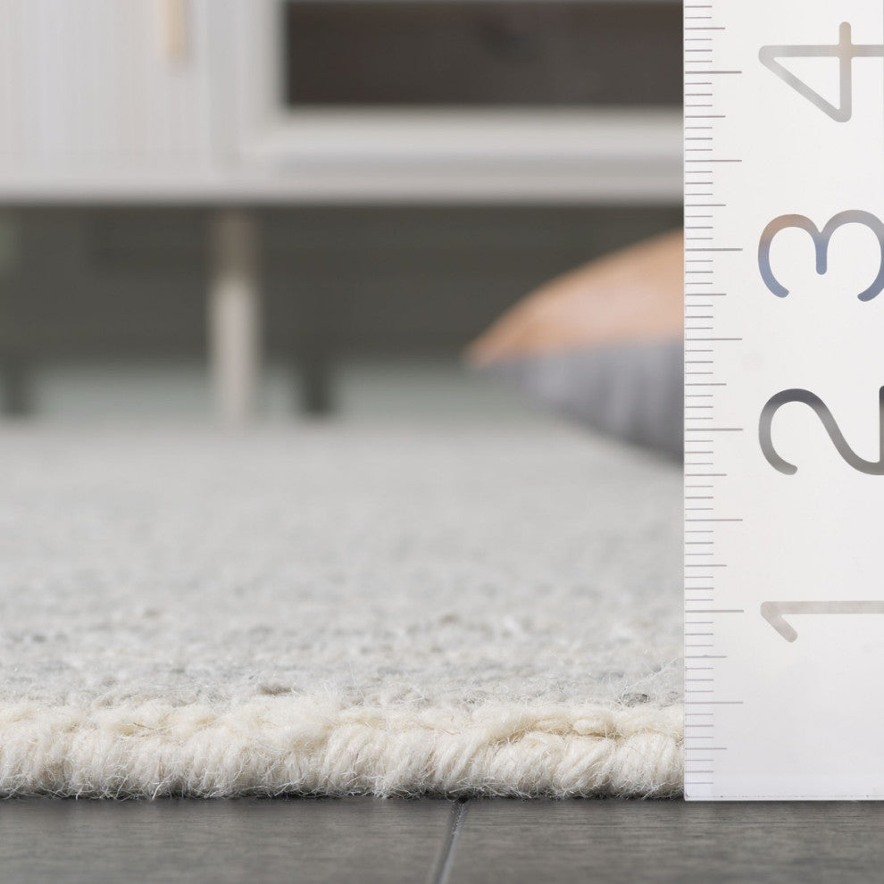 Safavieh Couture Ebony Collection EBN214 Rug, Beige/Taupe, 6'x9'