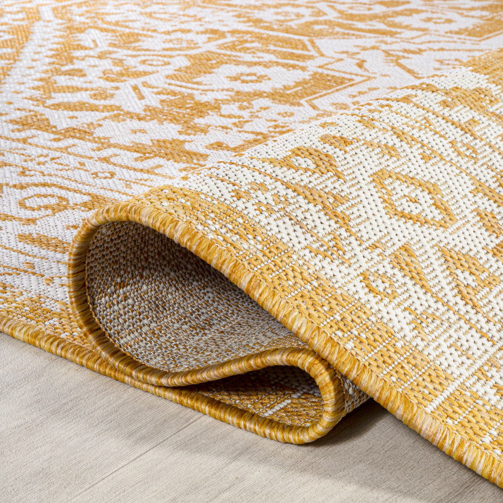 Sinjuri Medallion Textured Weave Indoor/Outdoor, Yellow/Cream, 5' Square