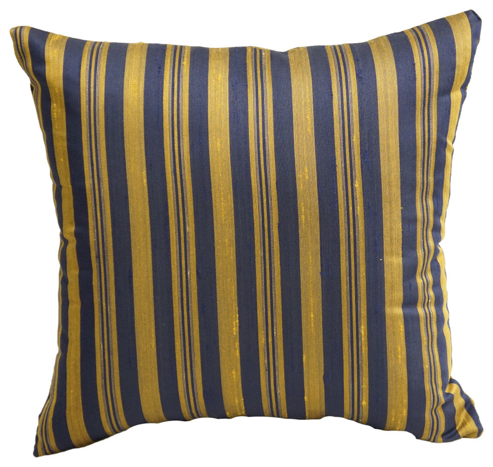 17" Tapestry Throw Pillow With Insert, Royal Wedding