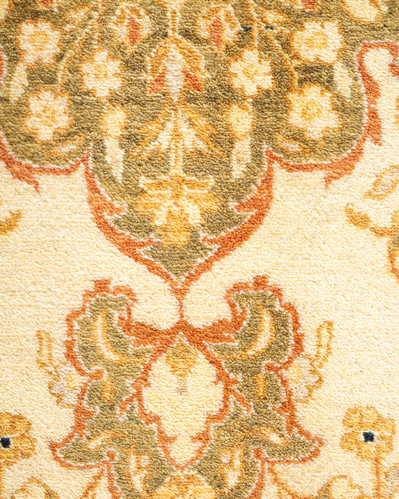 Allison, One-of-a-Kind Hand-Knotted Area Rug Ivory, 6'2"x9'0"