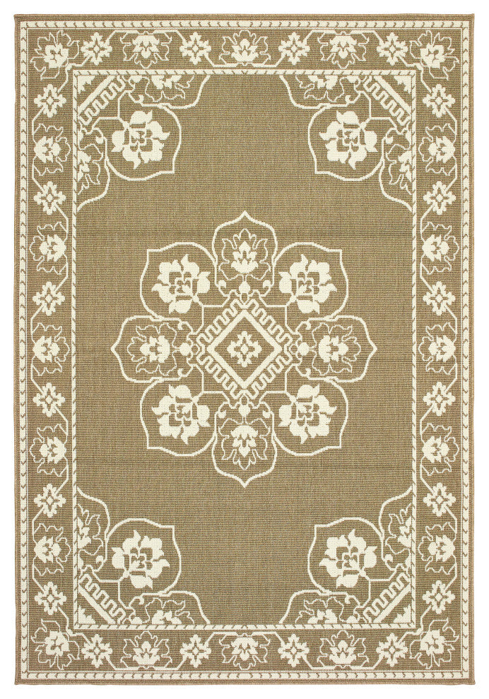 Martinique Floral Medallion Tan/ Ivory Indoor/Outdoor Area Rug, 2'5"x4'5"