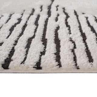 Monotone Moroccan White Power-Loom Area Rug 5' x 7'6"