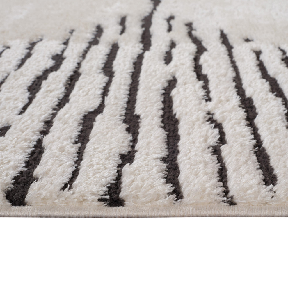 Monotone Moroccan White Power-Loom Area Rug 5' x 7'6"