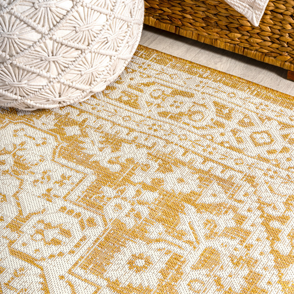 Sinjuri Medallion Textured Weave Indoor/Outdoor, Yellow/Cream, 5' Square