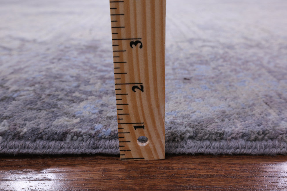 7' 11" X 9' 11" Handmade Wool and Silk Abstract Rug Q7040