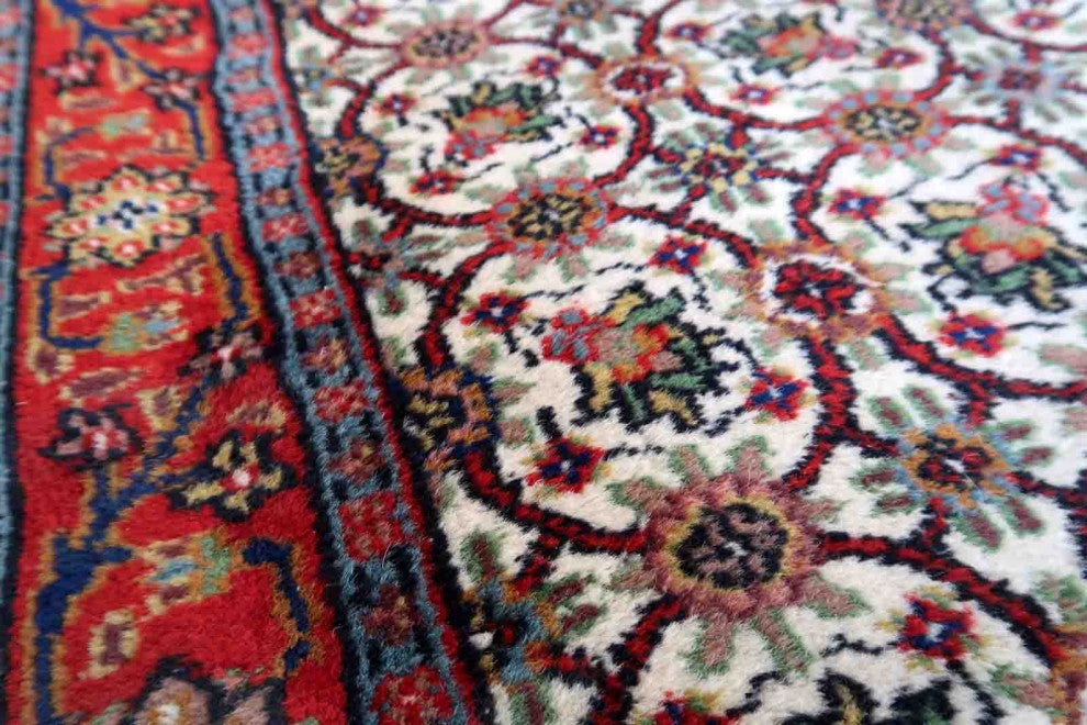 Handmade Vintage Indian Mahal Rug 2.5'x4.1', 78cmx125cm 1970s