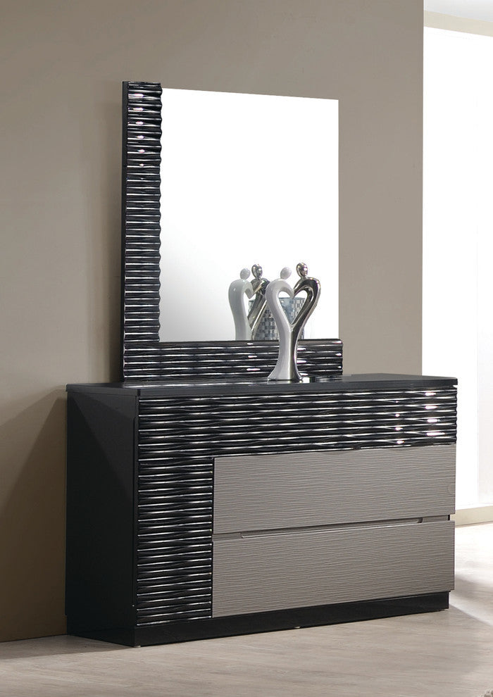 Romania Dresser and Mirror, 2-Piece Set