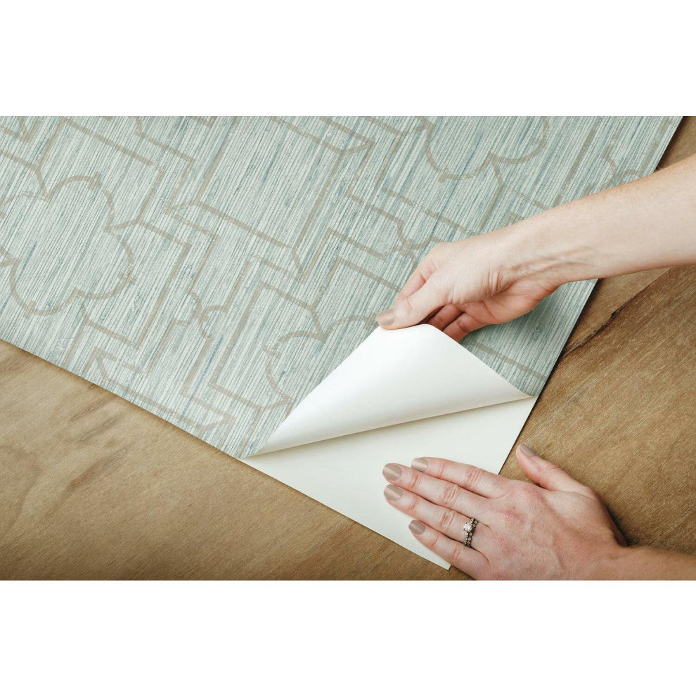 Quatrefoil Trellis Peel and Stick Wallpaper