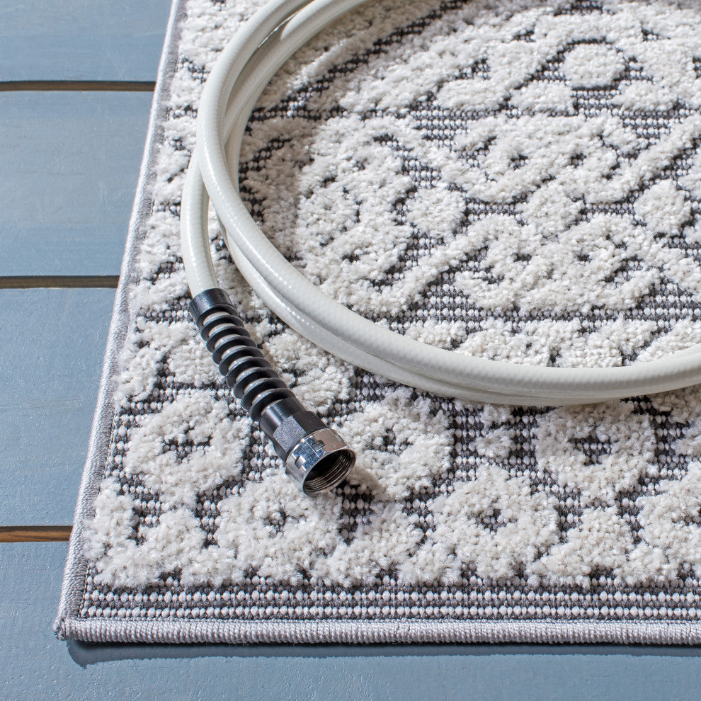 Safavieh Cabana Collection CBN654 Indoor-Outdoor Rug