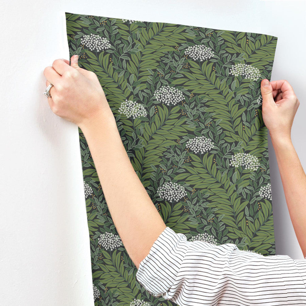 Highgrove Black Wallpaper