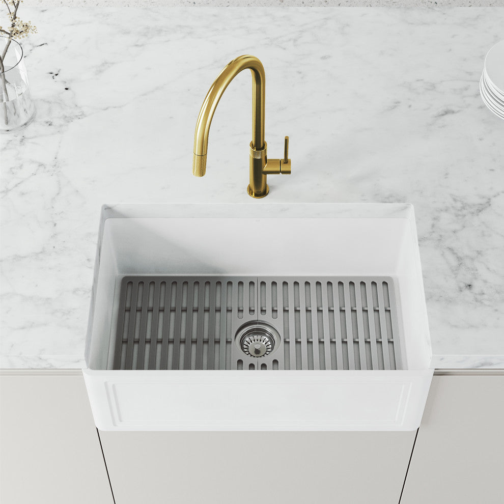 VIGO Bristol 19" H Single Handle Pull-Down Sprayer Kitchen Faucet, Matte Brushed Gold, Without Extras