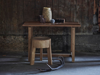 Roger Stool, Natural