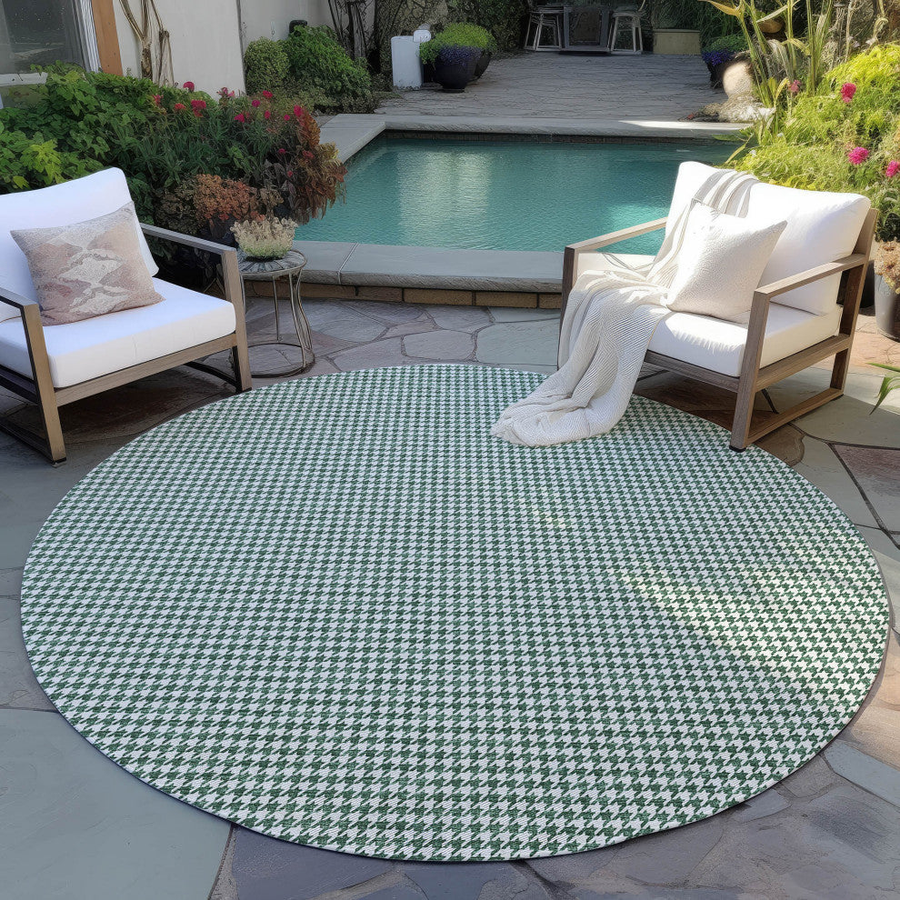 Indoor/Outdoor Hinton HN1 Green Machine Washable 8' x 8' Rug