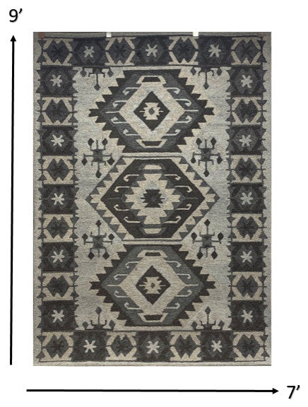 7" x 9" Gray and Ivory Classic Decorative Area Rug