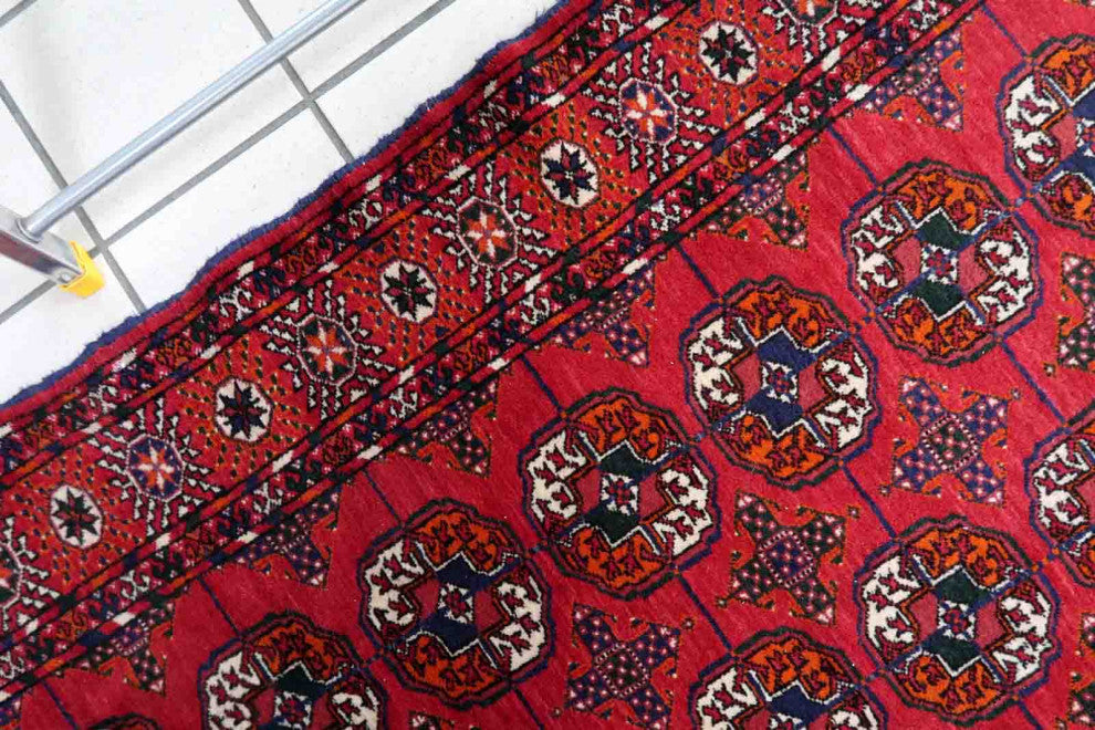 Handmade Vintage Turkmen Tekke Rug 4.1'x6.1', 126cmx188cm 1960s
