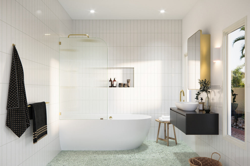 Bathtub Fixed Panel, Fluted Radius, Left Hand, Polished Brass