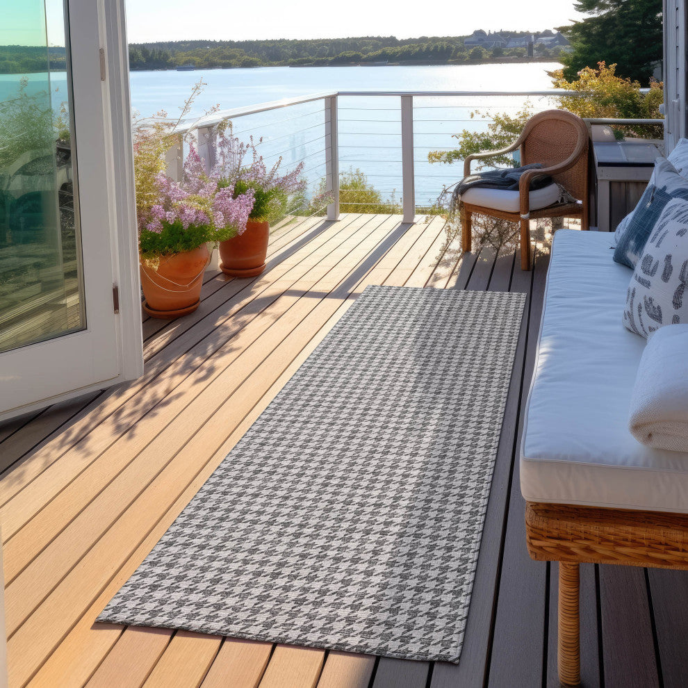 Indoor/Outdoor Hinton HN1 Grey Machine Washable 2'3" x 10' Rug