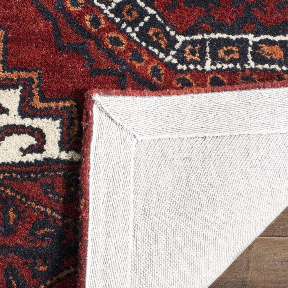 Safavieh WYD201A 7' Round Red Rug