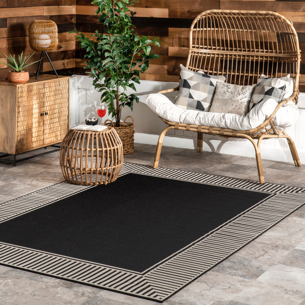 Nuloom Asha Simple Border Indoor/Outdoor Area Rug, Black 5'x8'