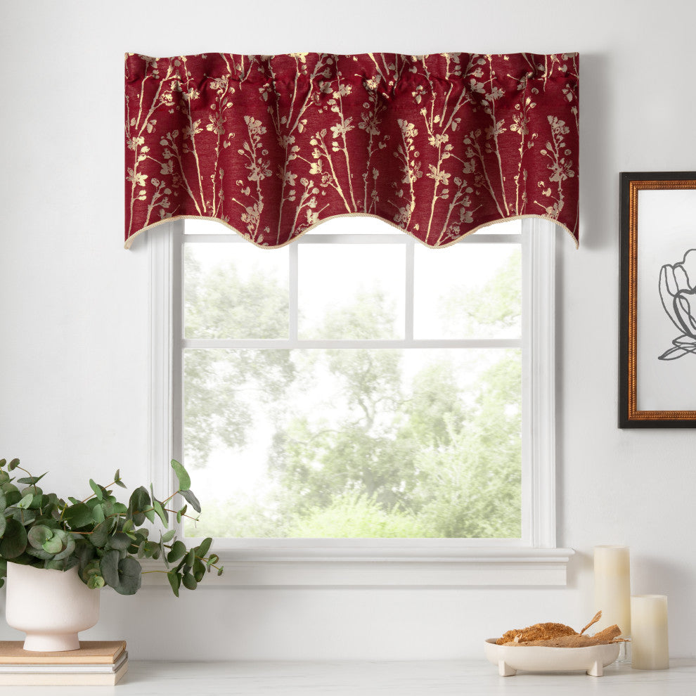 Meadow 50" x 15" Lined Scallop Valance, Cardinal