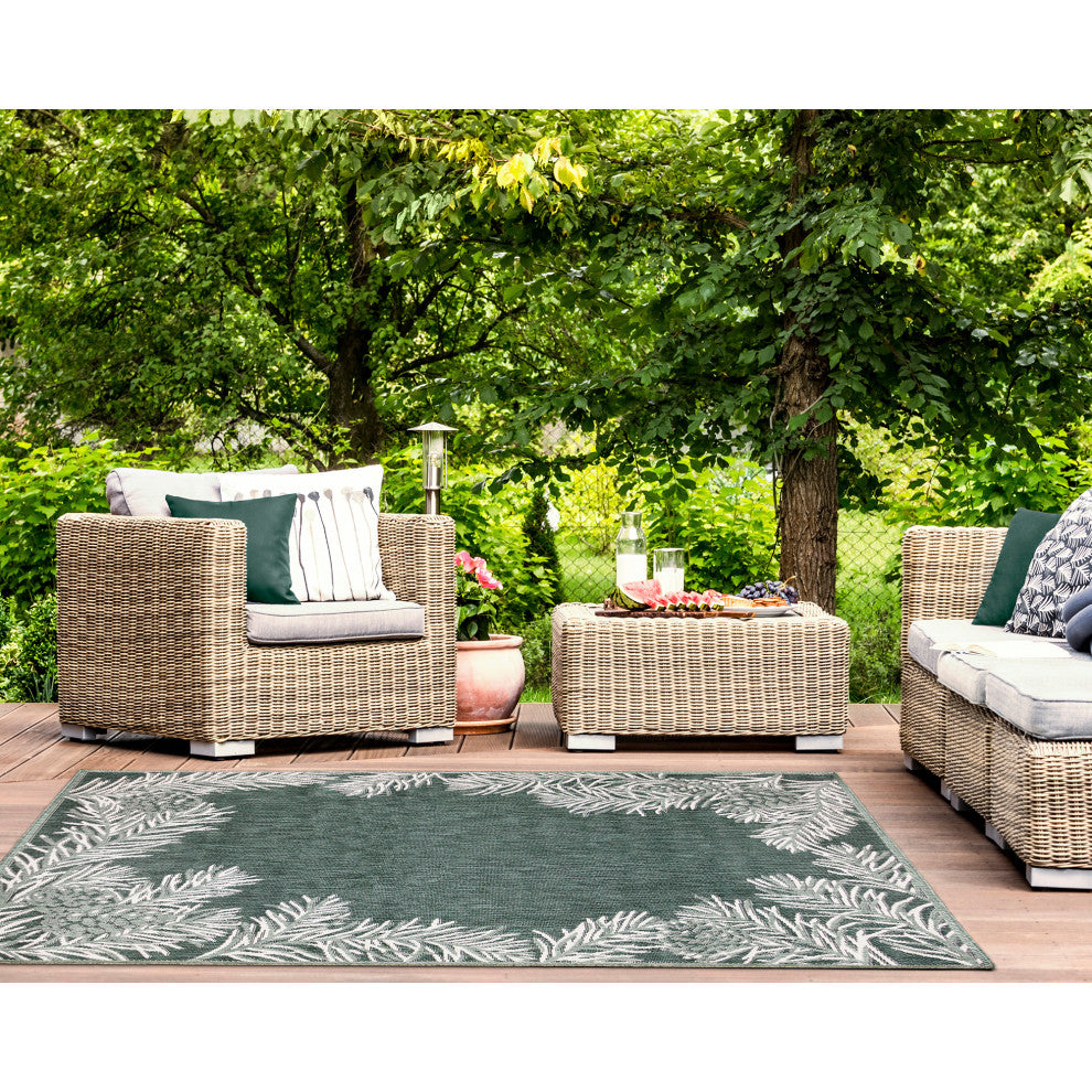 Malibu Pine Border Indoor/Outdoor Rug, Green, 8'10"x11'9"