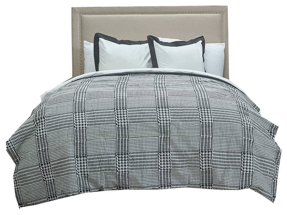 Rizzy Home 106"x92" Comforter