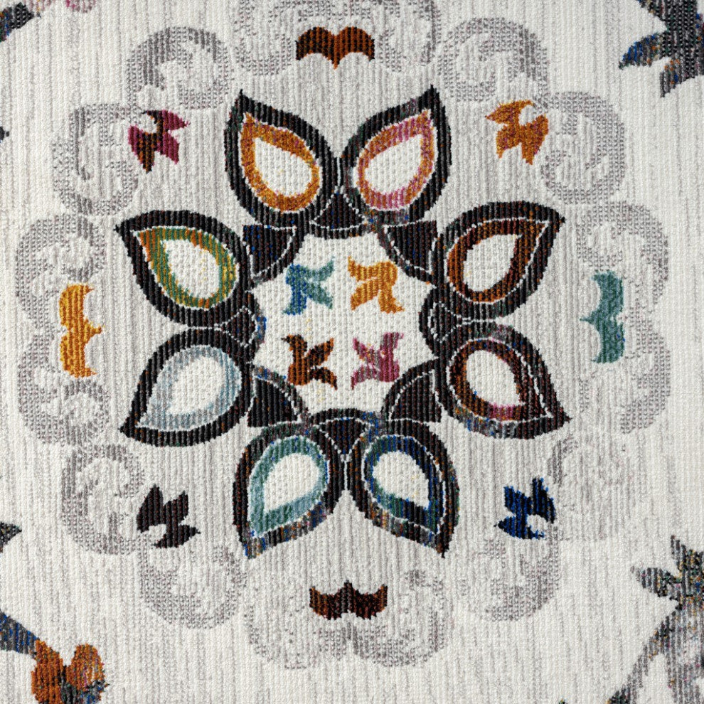 5'x8' White Floral Quatrefoil Area Rug