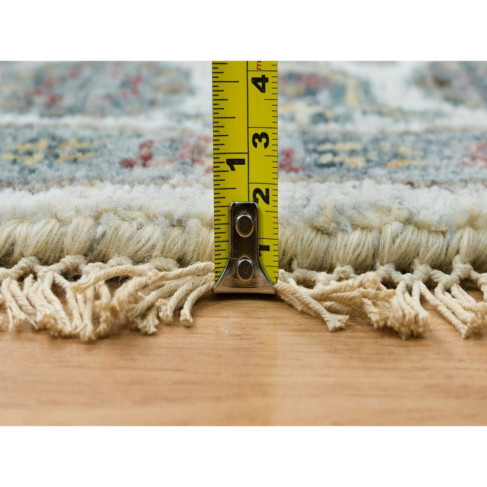 Ivory Shiraz Rosettes Border Wool Hand Knotted Round Oriental Rug, 5'10"x5'10"