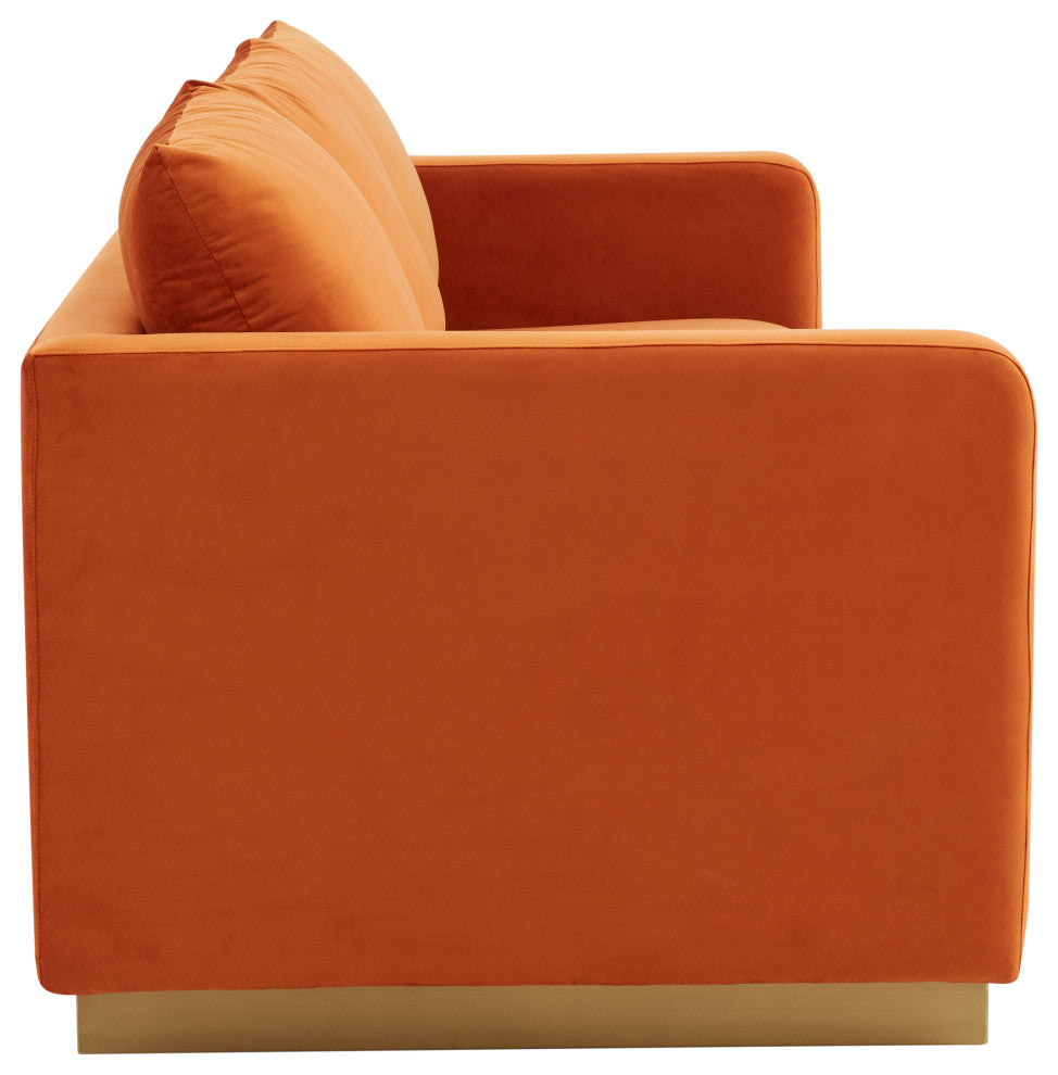 LeisureMod Nervo Modern Velvet Sofa With Gold Base, Orange Marmalade