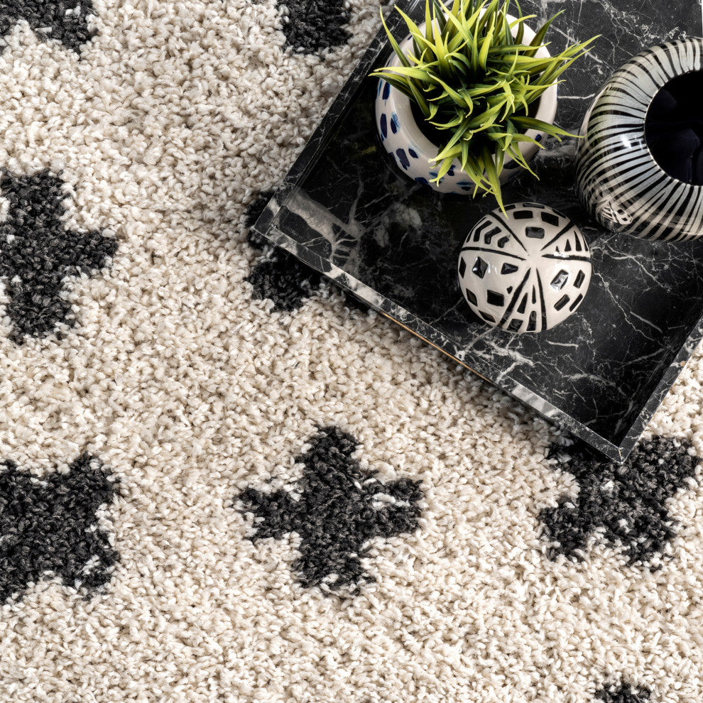 Nuloom Fatima Cross Cozy Shag Tassel Geometric Area Rug, Off White 6'7"x9'