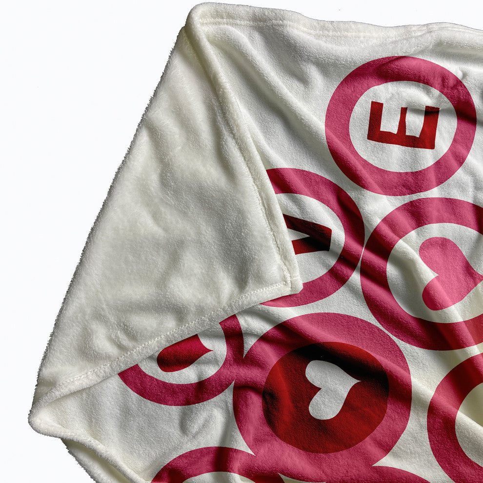 30 x 40 in Love in the Round Valentine's Throw Blanket, Pink
