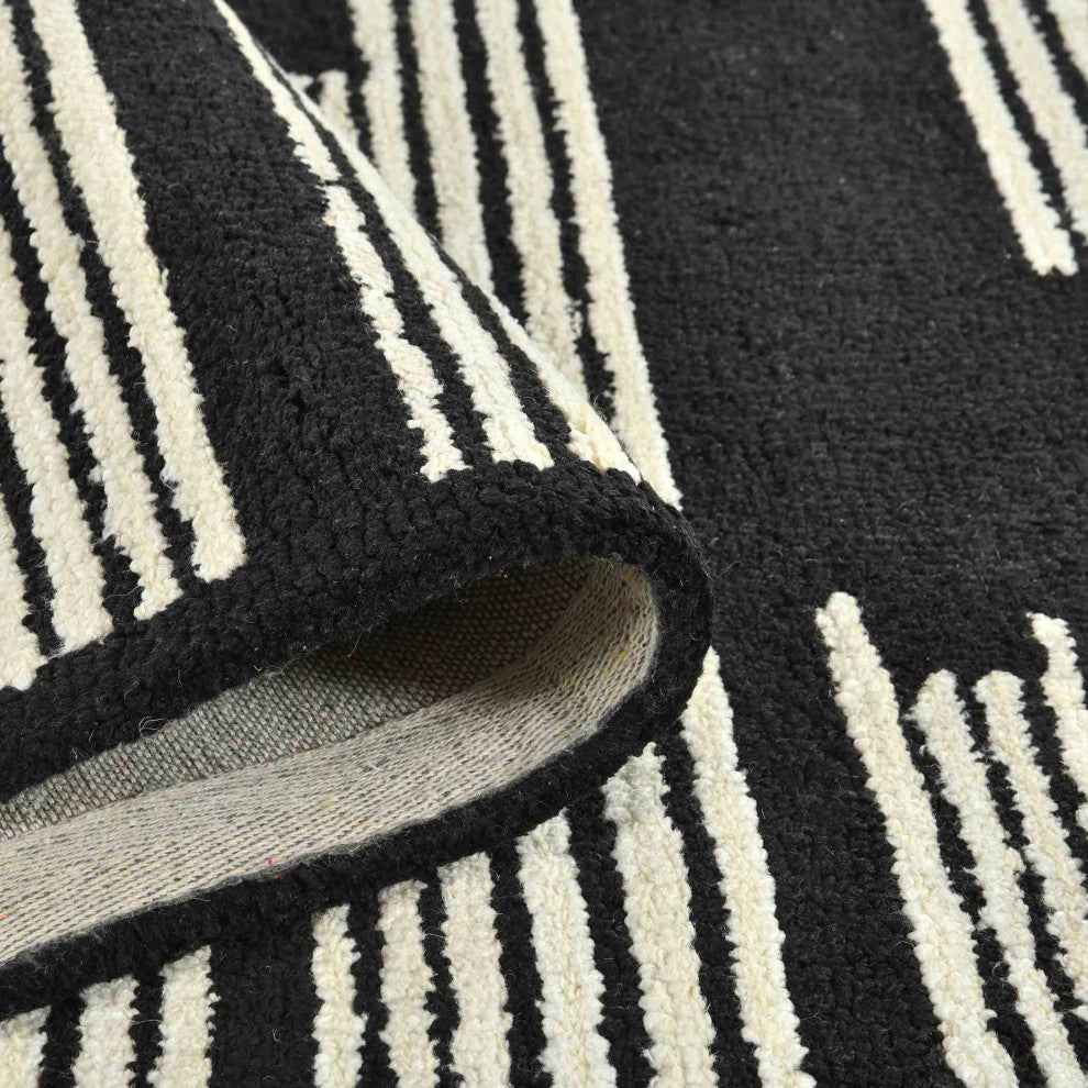 Chicago Umika Area Rug, Ebony, 5' x 8', Geometric