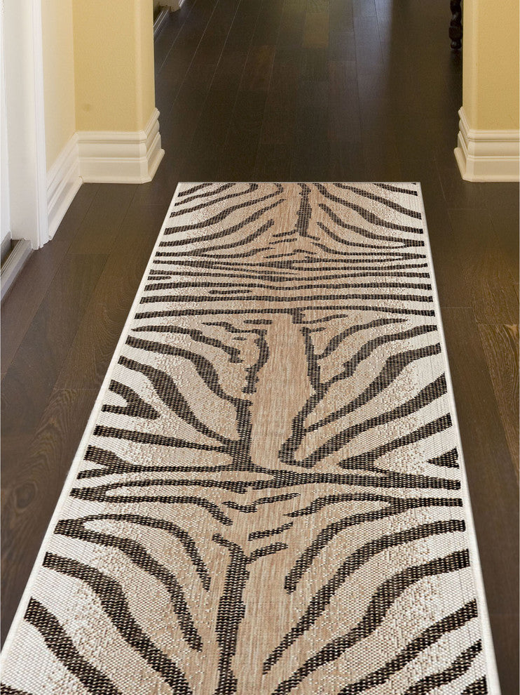 Carmel Zebra Indoor/Outdoor Rug Sand, 1'11"x7'6" Runner
