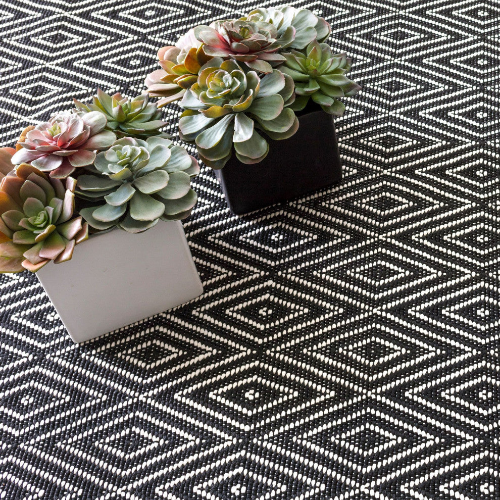 Dash & Albert Diamond Black/Ivory Handwoven Indoor/Outdoor Rug, Black, 3' x 5'