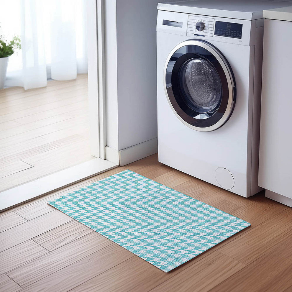 Indoor/Outdoor Hinton HN1 Aqua Machine Washable 1'8" x 2'6" Rug