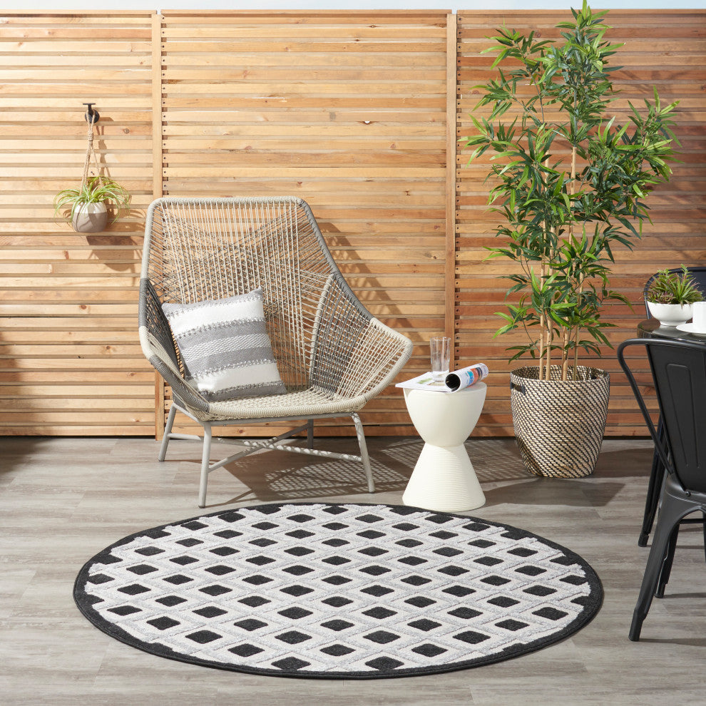 Nourison Aloha 4' x Round Black White Modern Area Rug