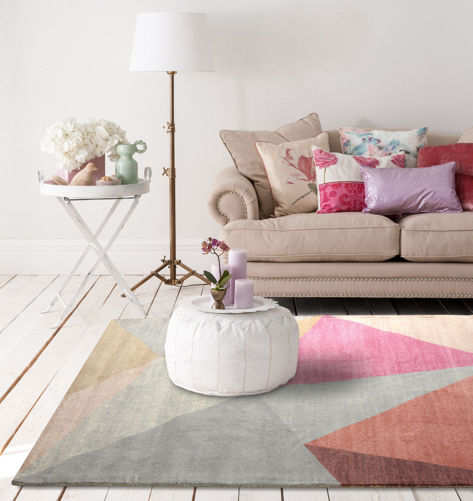 Pink Pyramid Mid-Century Geometric Area Rug, 5'6"x8'6"