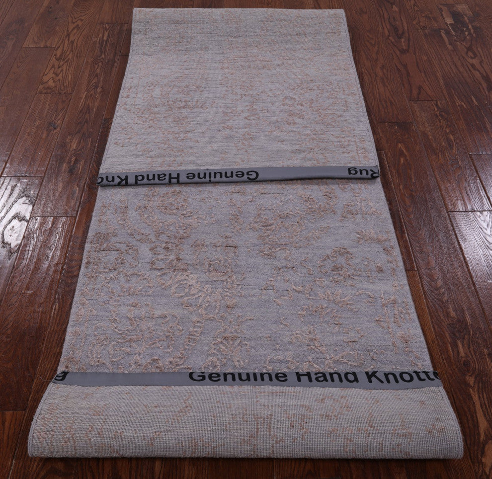 Runner Wool and Silk Persian Hand-Knotted Rug 2' 8" X 9' 11" Q6309