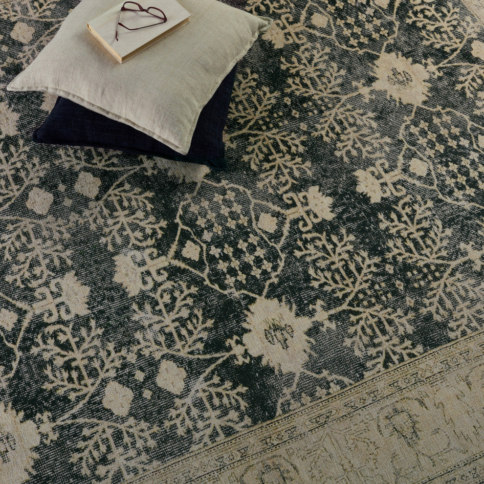 Jaipur Living Pia Medallion Navy/ Cream Area Rug 4'X6'