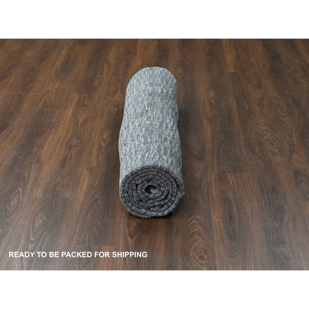 Gray and Black Hand Loomed Wool and Silk Modern Roman Design Rug, 7'10"x10'