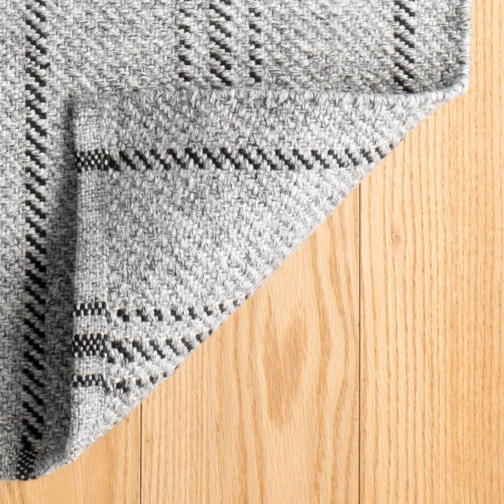 Dash & Albert Melange Stripe Grey/Black Handwoven Indoor/Outdoor Rug, 2' x 3'