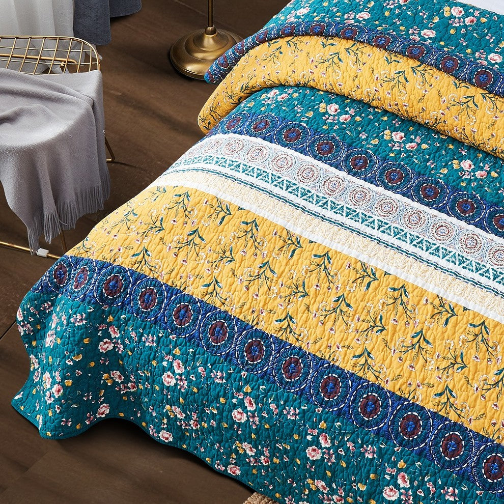 Bohemian Patchwork Bed of Wild Flowers Floral Garden Bedspread Set, Twin