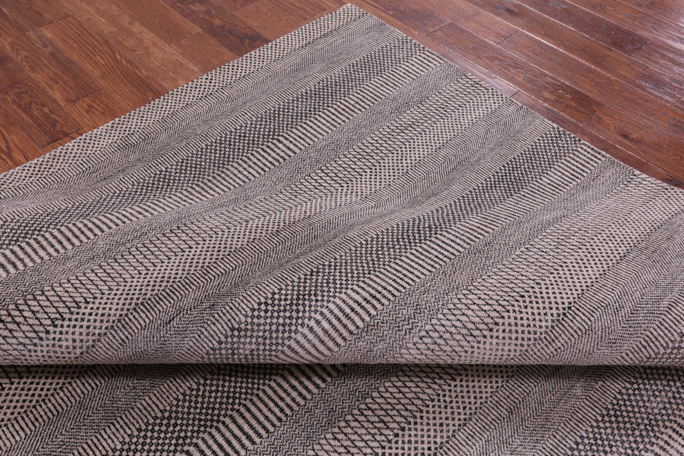 8' 1" X 10' 3" Hand-Knotted Savannah Grass Wool and Silk Rug Q11968