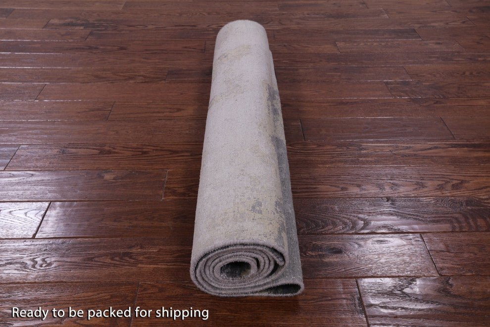 3' 7" X 7' 7" Wool and Silk Handmade Abstract Rug Q9073