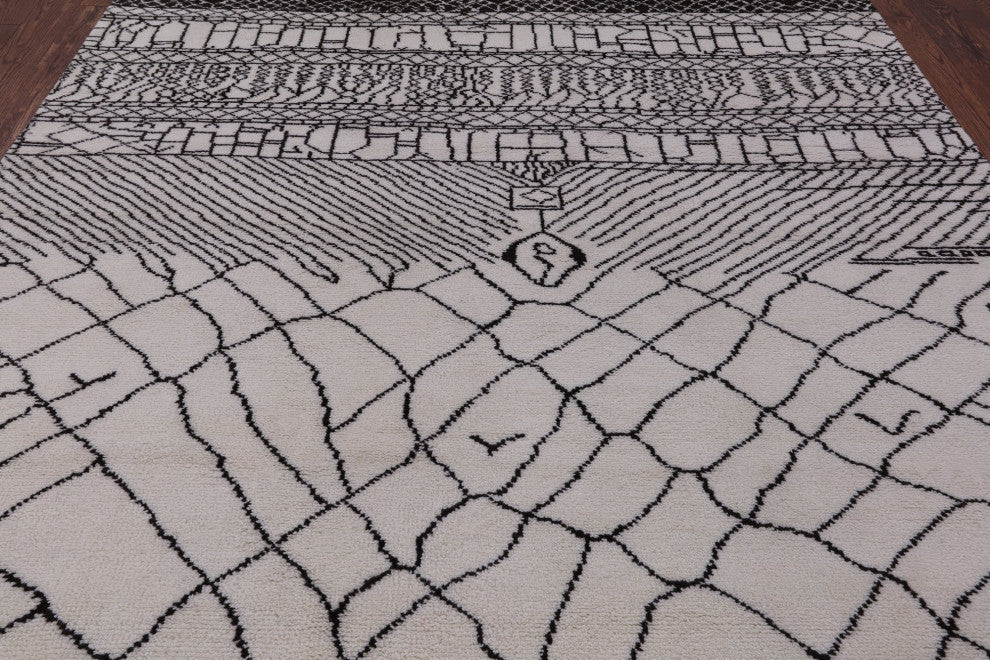 8' 2" X 10' 2" Moroccan Handmade Wool Rug Q9289