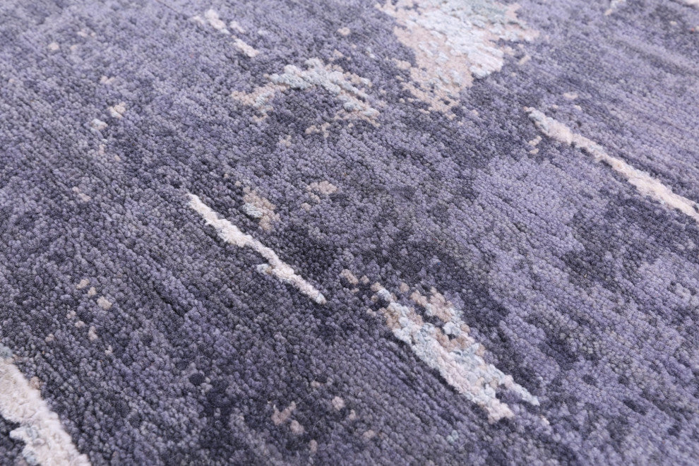 7' 11" X 10' 0" Woman Under The Rain Hand Knotted Wool & Silk Rug - Q13157